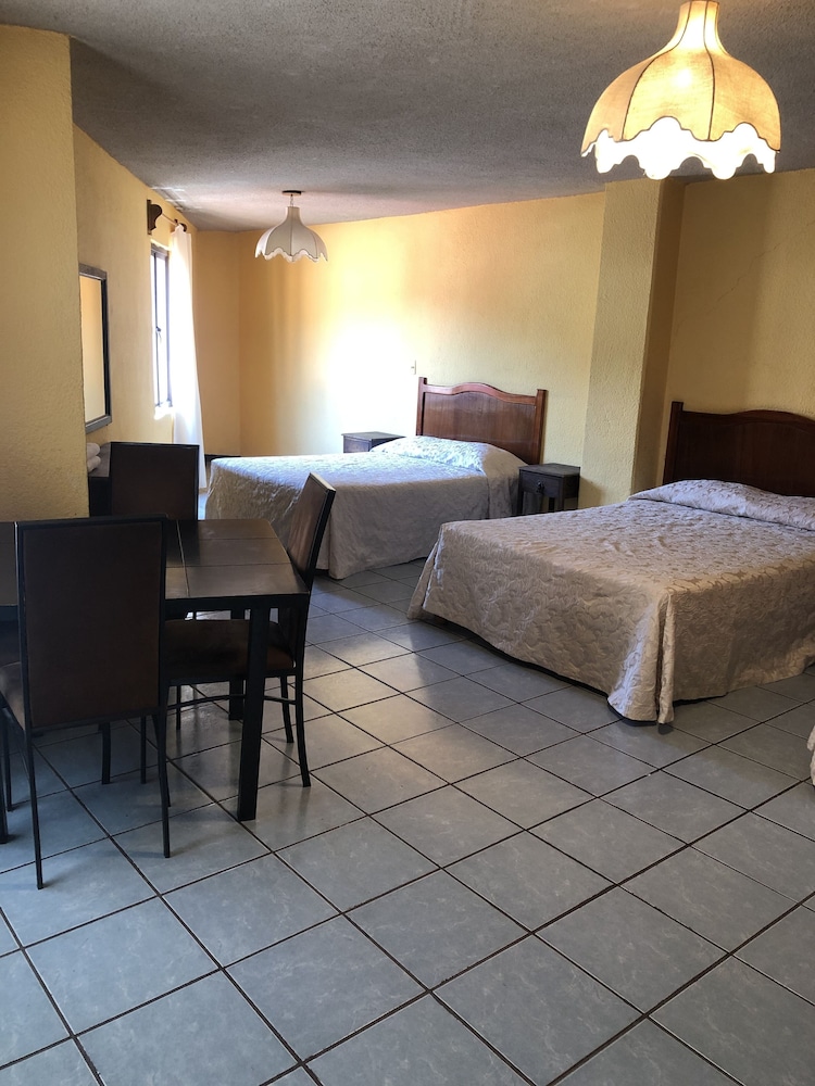 Hotel Del Conde 22/38