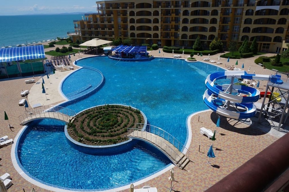 Midia Family Resort 48/58