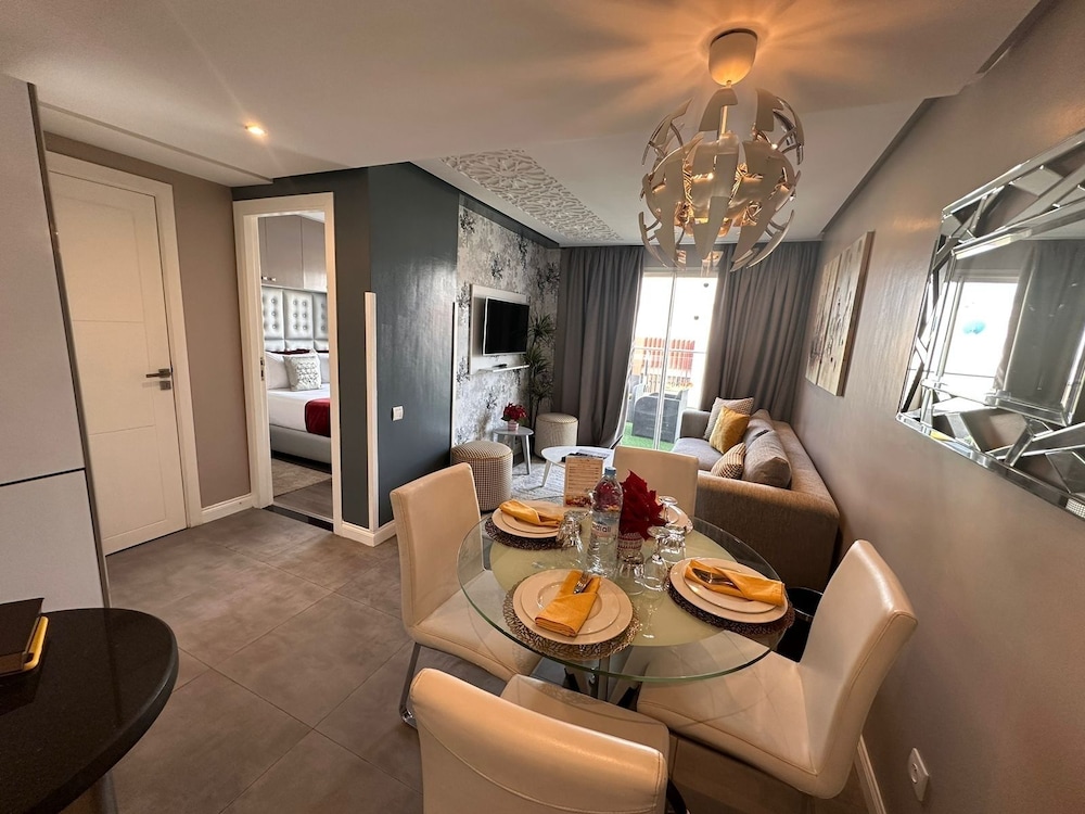Rent Inn Suites Hotel 46/60