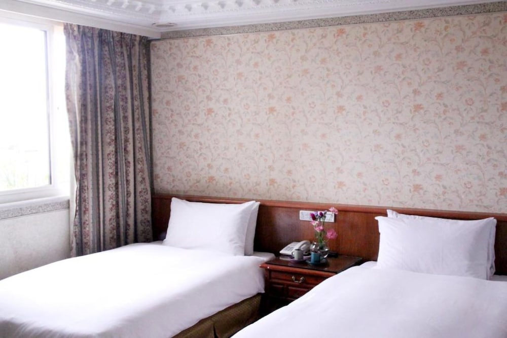 Crystal Hotel 15/67