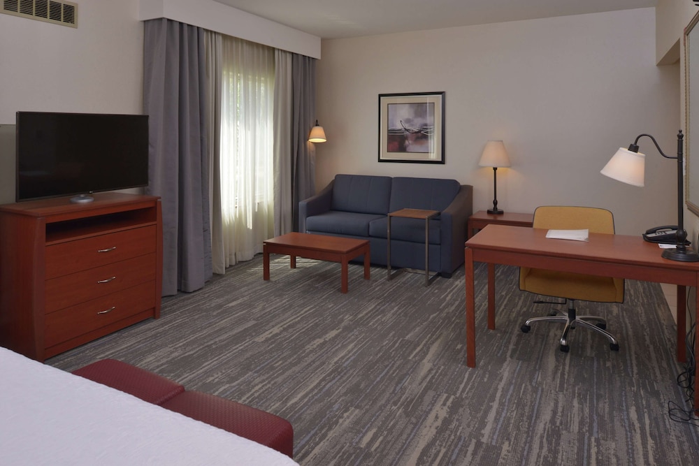 Hampton Inn & Suites Bakersfield North-Airport 59/62