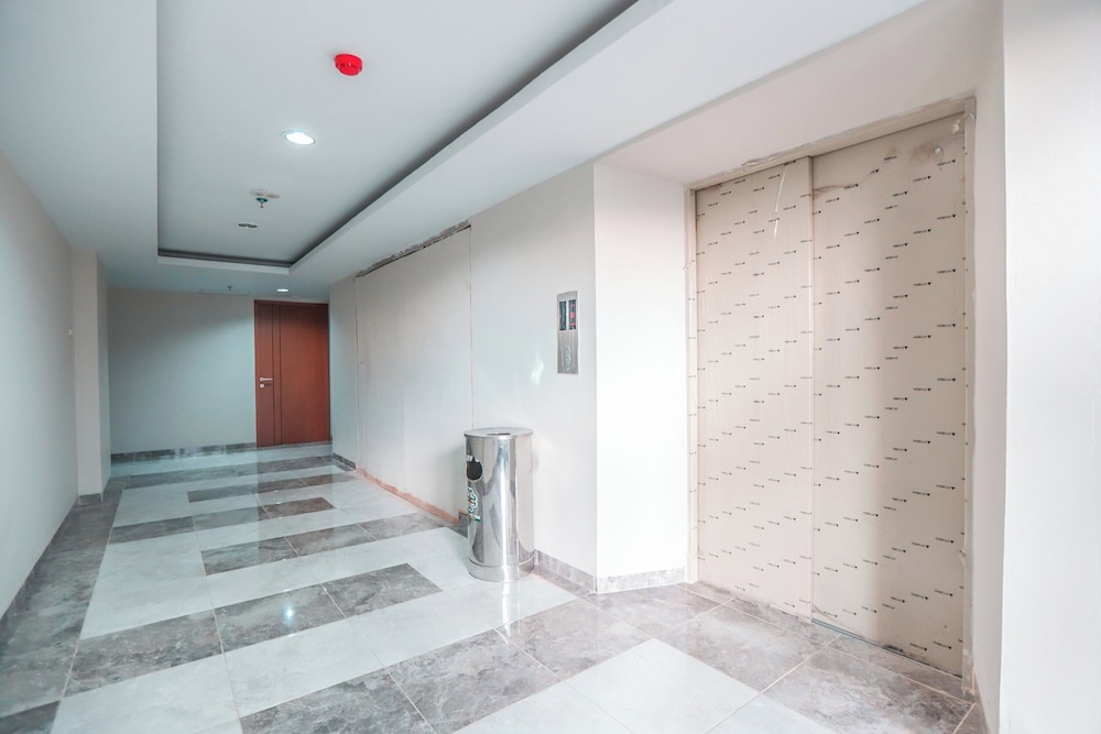 OYO 498 Green Lake View Ciputat 17/65