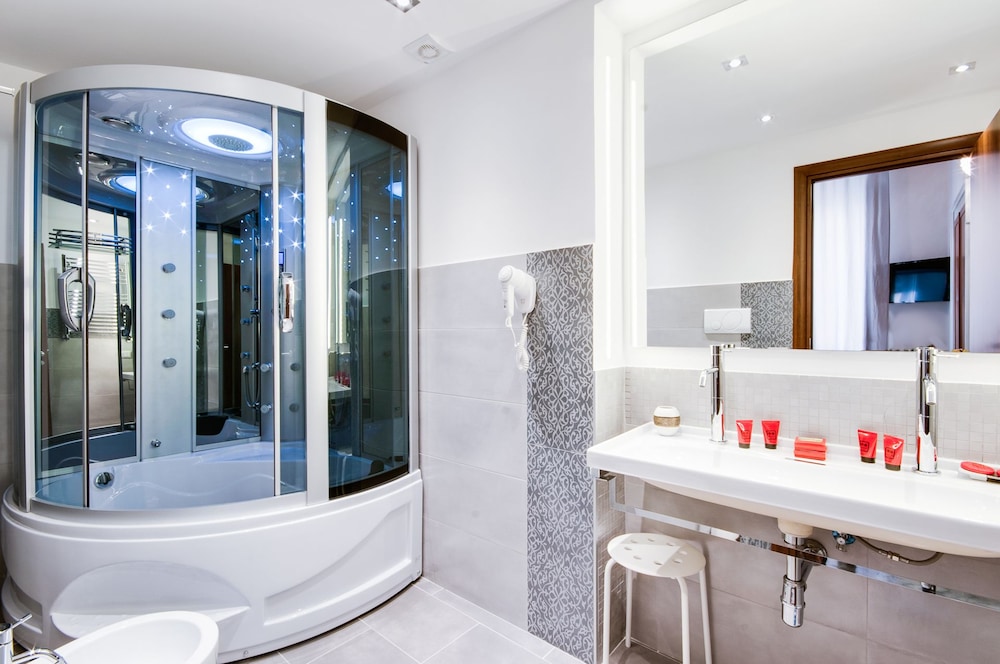 Lh Royal Suites 20/48