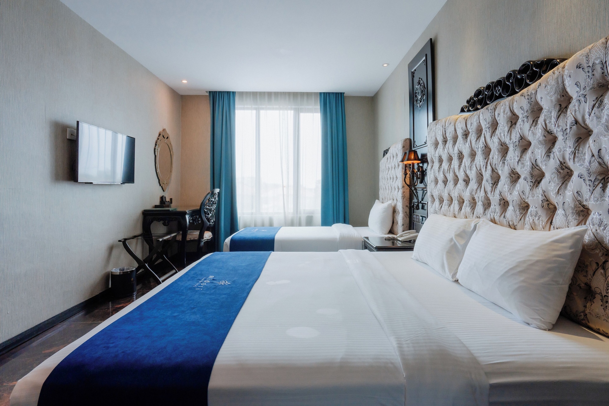 Deluxe, Triple, 1 King and 1 Single Beds, Midori Concept Hotel 2/10