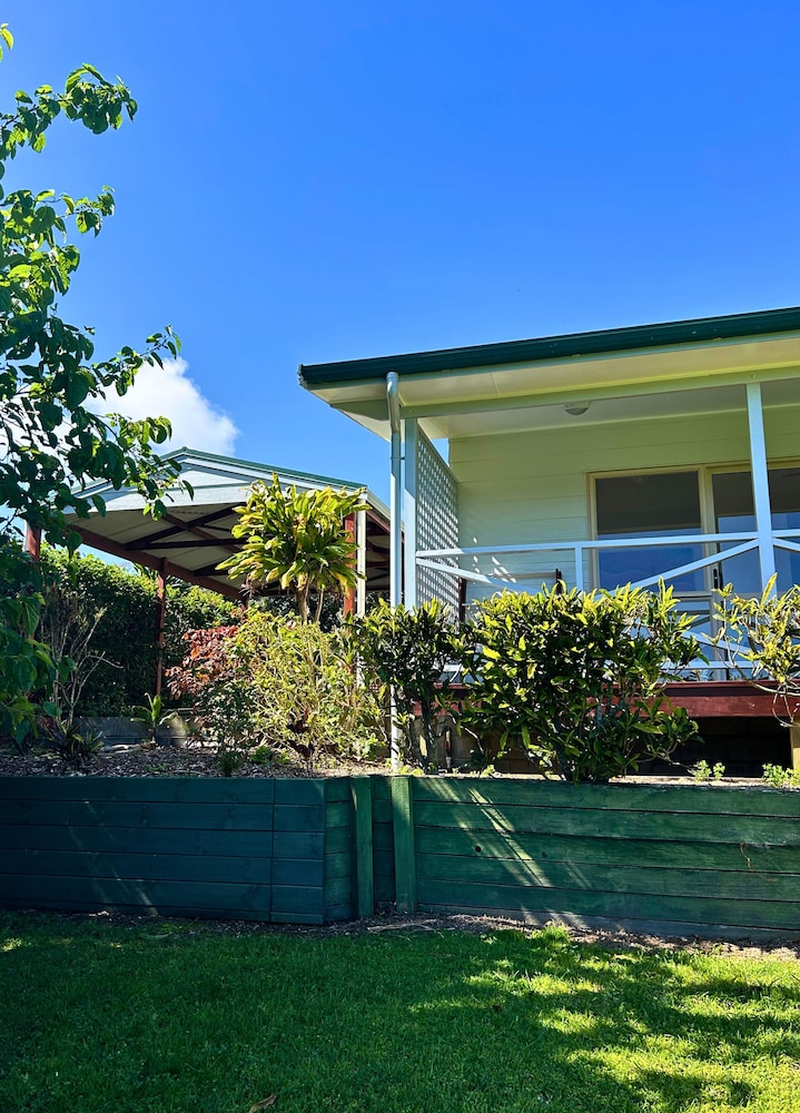 Poinciana Cottages 38/50