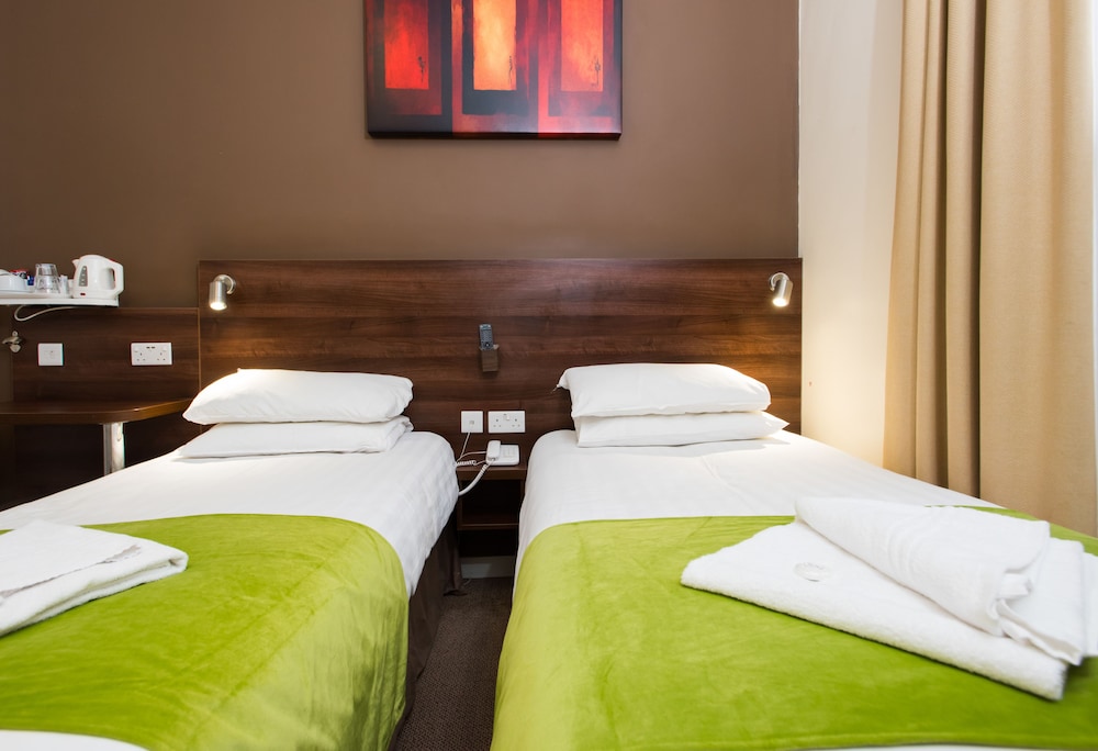Marble Arch Inn 24/29