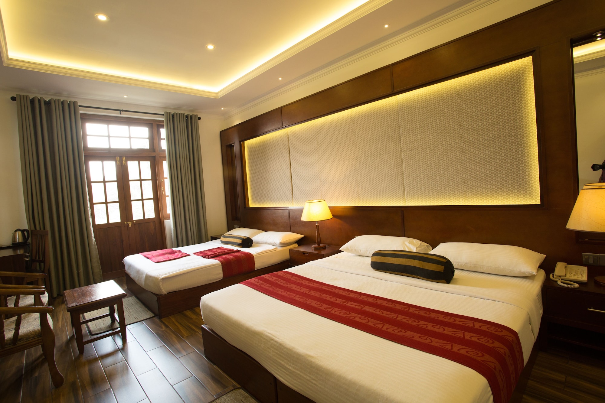 غرفة عائلية بسريرين كينج، Heaven Seven Hotels 2/4