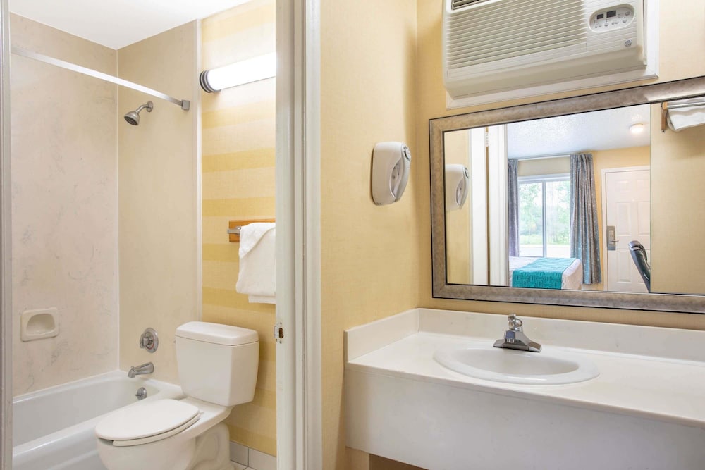 Howard Johnson by Wyndham Hartford South - Rocky Hill 15/31