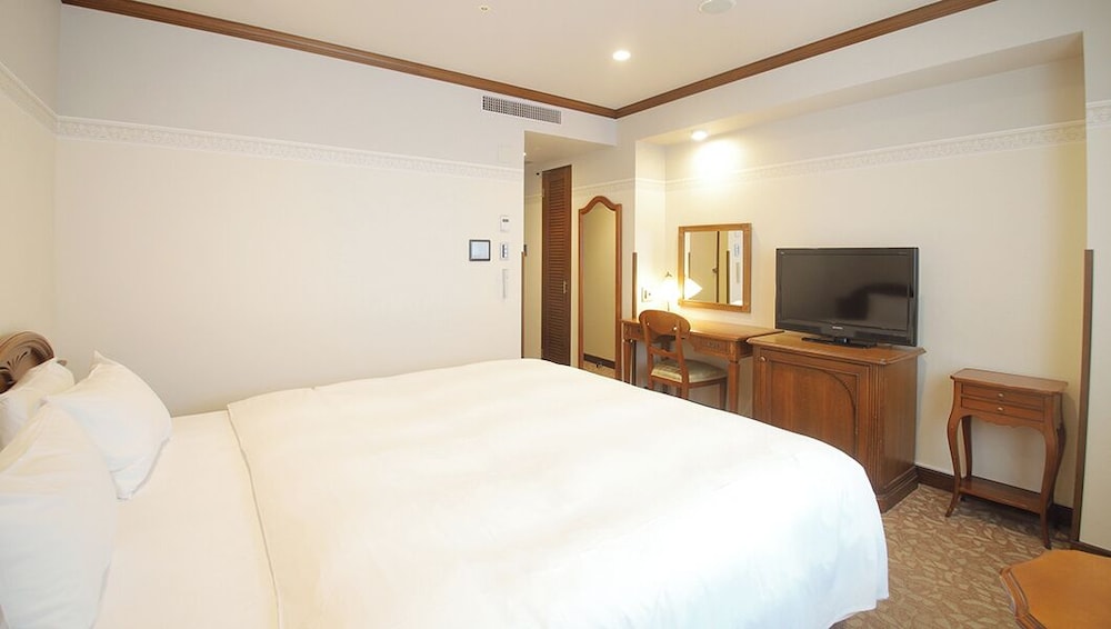ROOM, SEMI DOUBLE BED