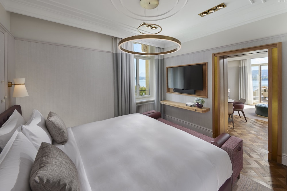 Tower, Suite, King Bed, Lake View