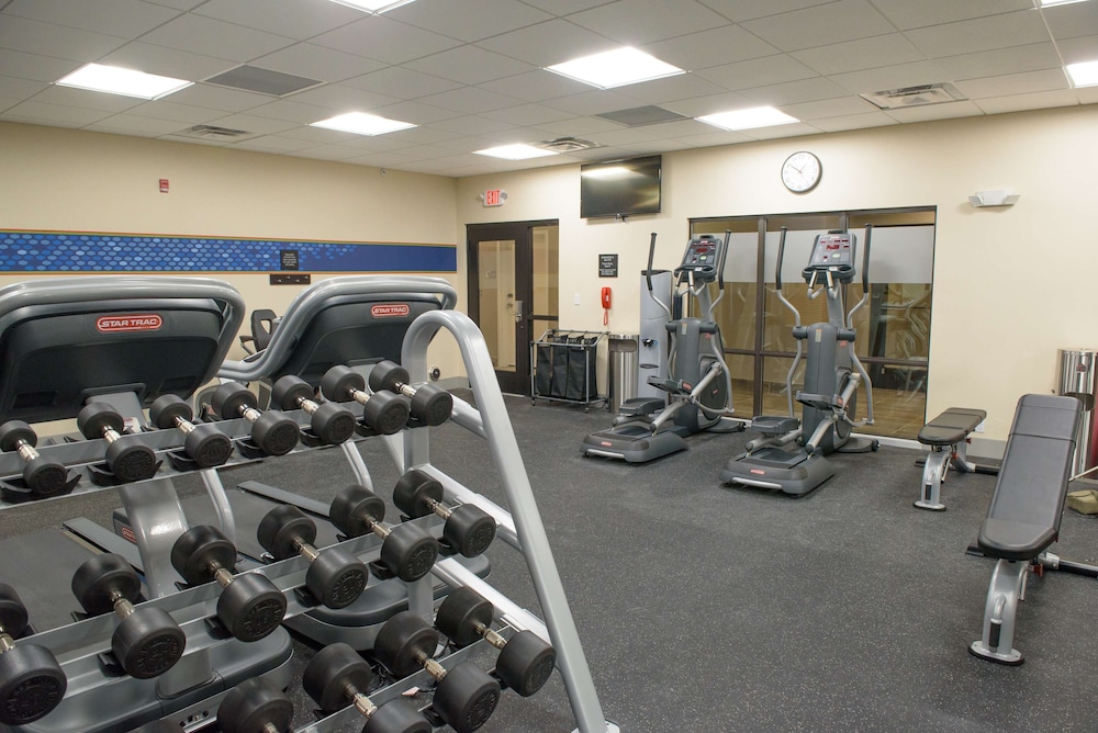 Hampton Inn & Suites Bay City, MI 29/51