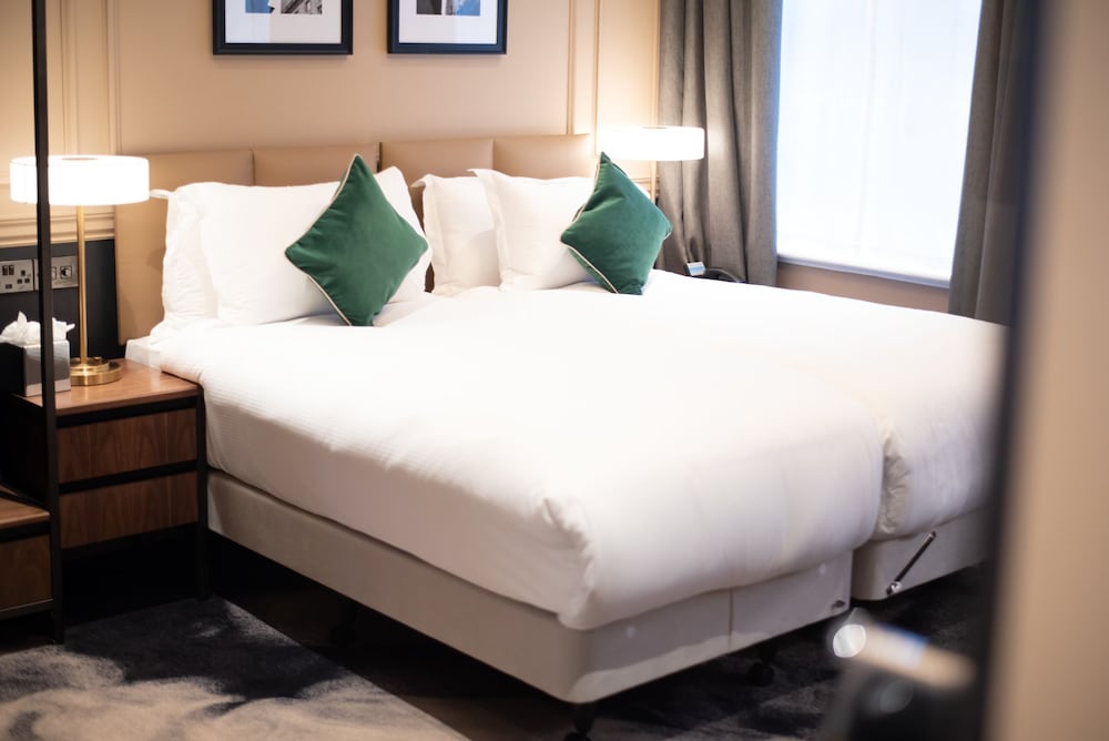 CLASSIC, DOUBLE OR TWIN BED