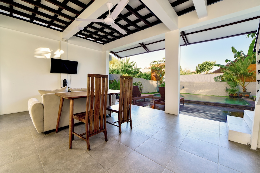 The Lumbung Wood Villa 26/39