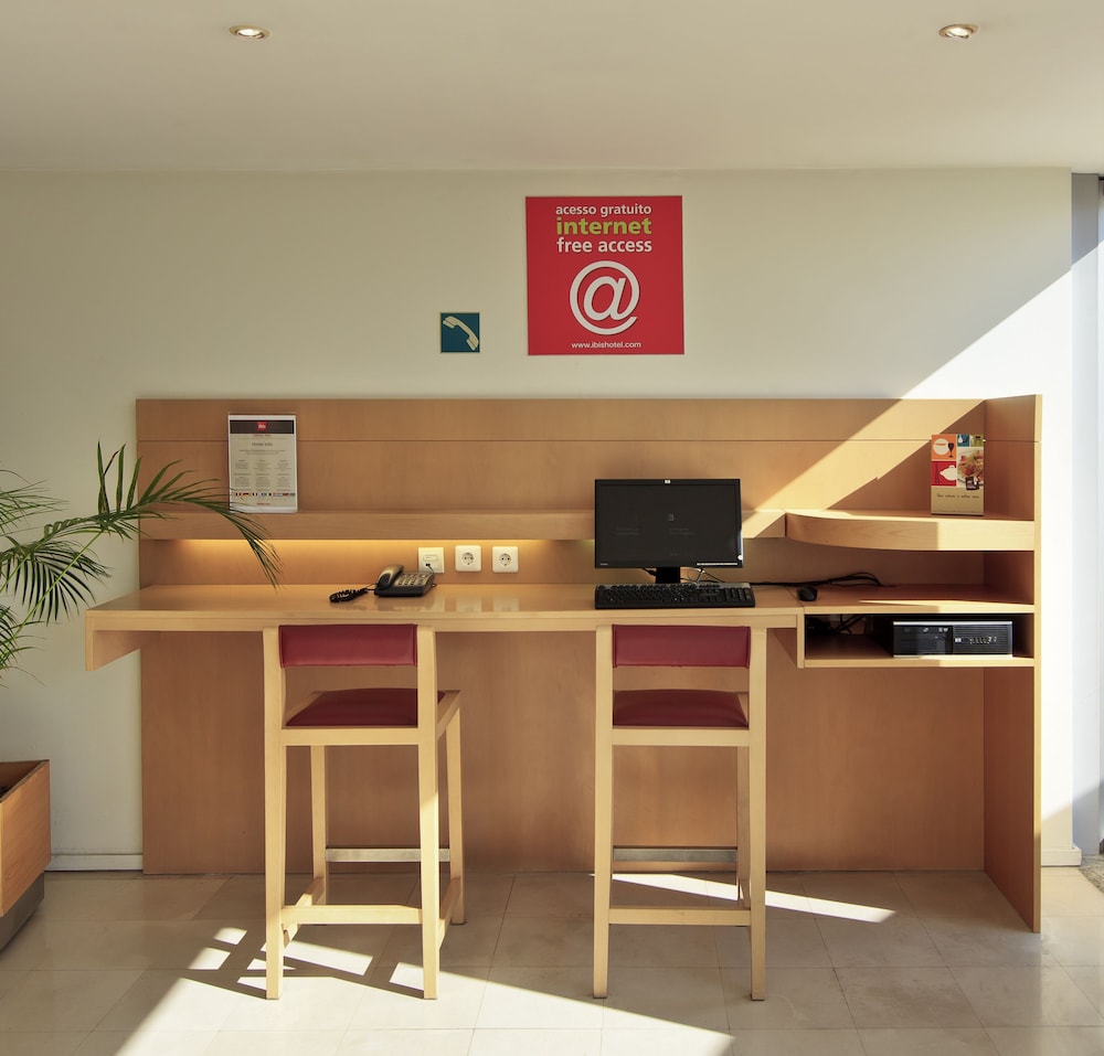 Ibis Porto Sao Joao 11/59