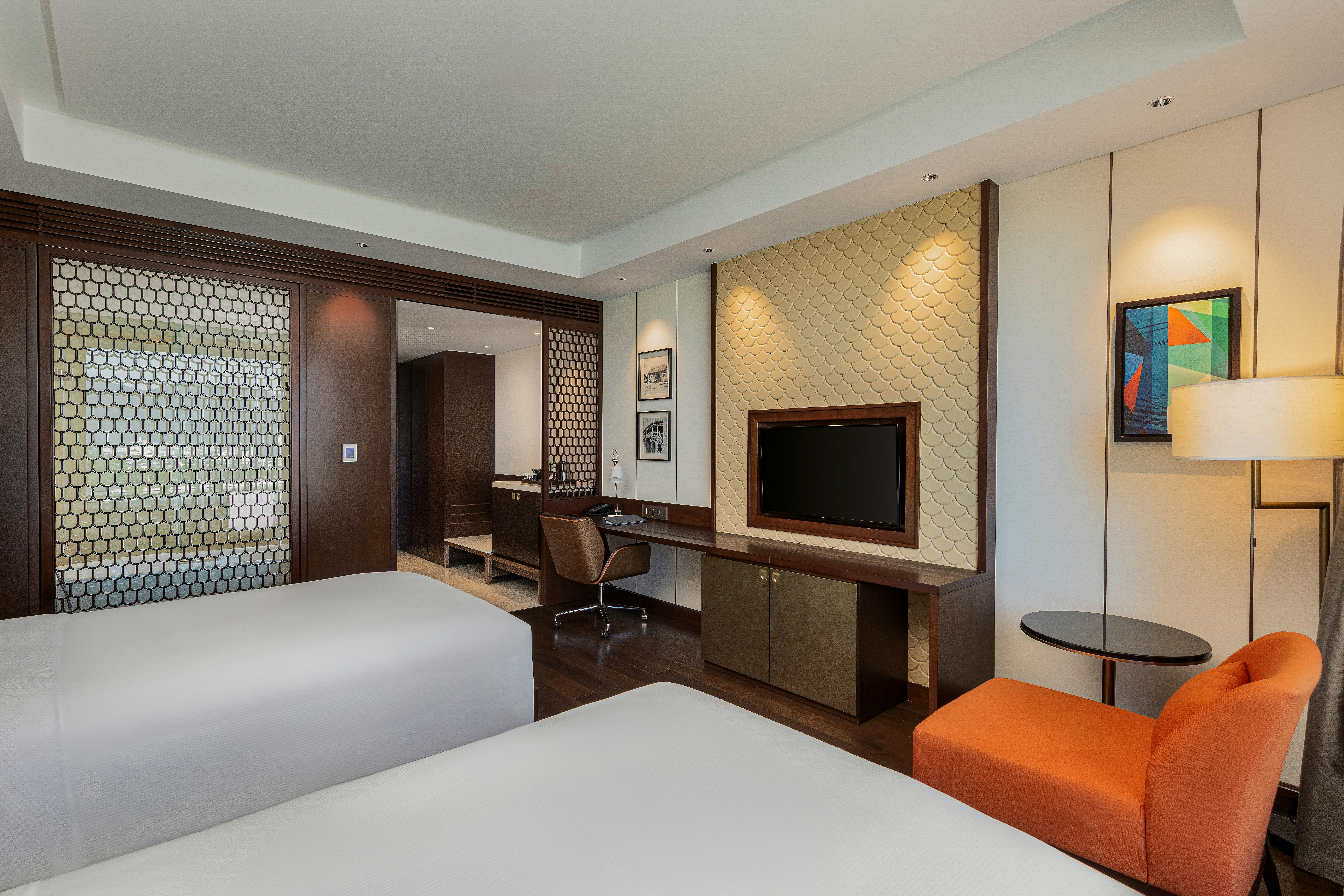 EXECUTIVE, TWIN BEDS, OCEAN VIEW