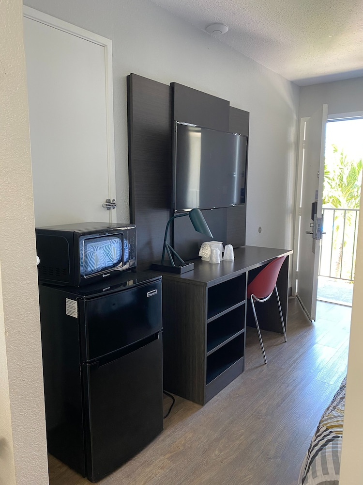 Motel6 Lantana/West Palm Beach, FL 43/60