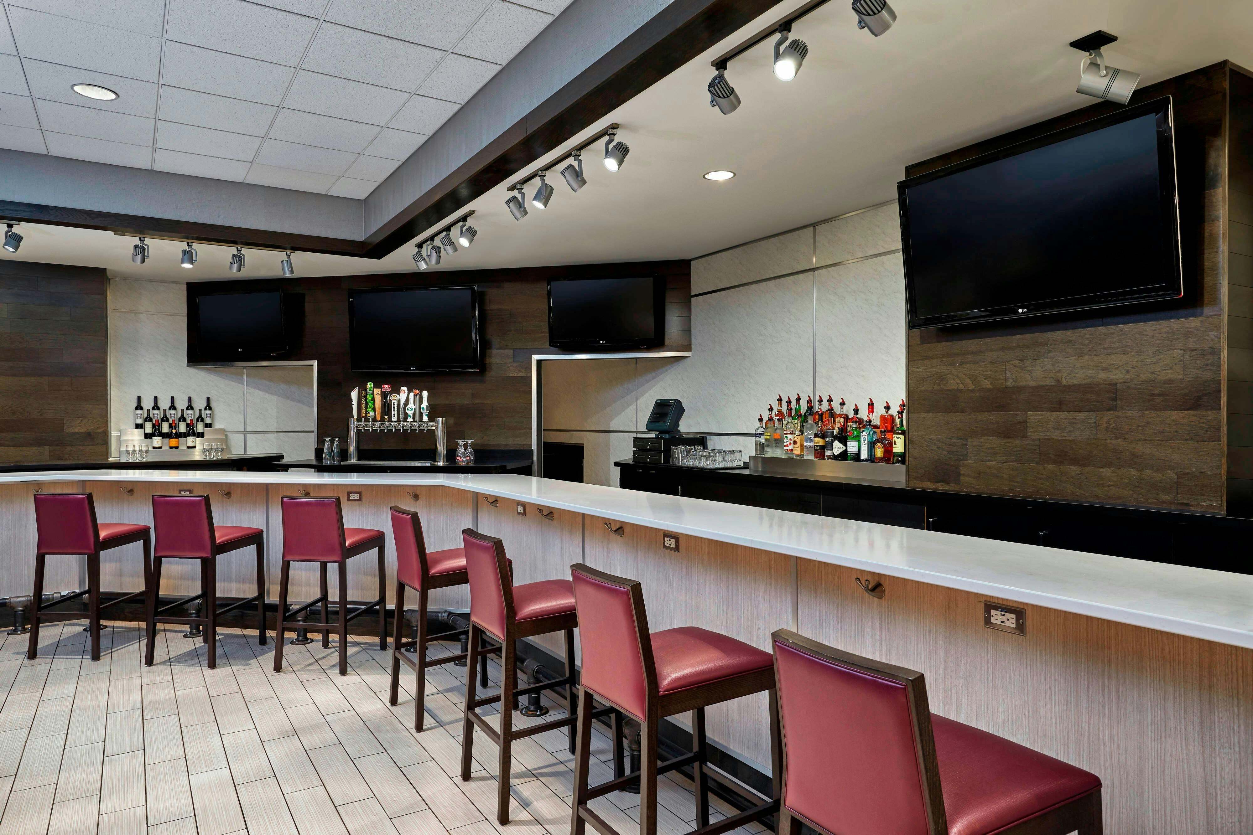 Sheraton Milwaukee Brookfield Hotel 3/4