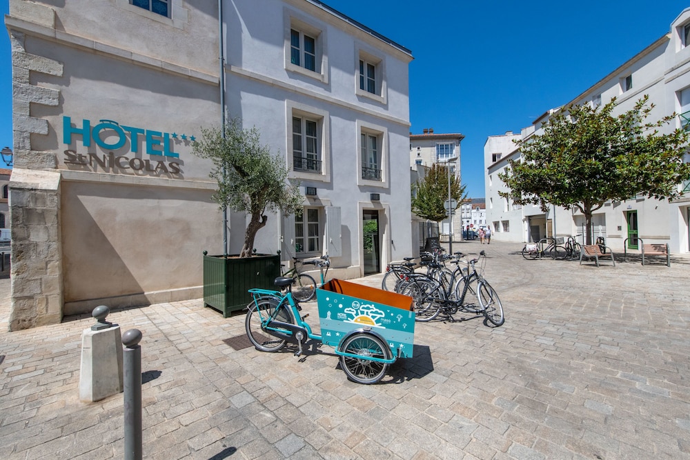 SAINT NICOLAS HOTEL 73/80