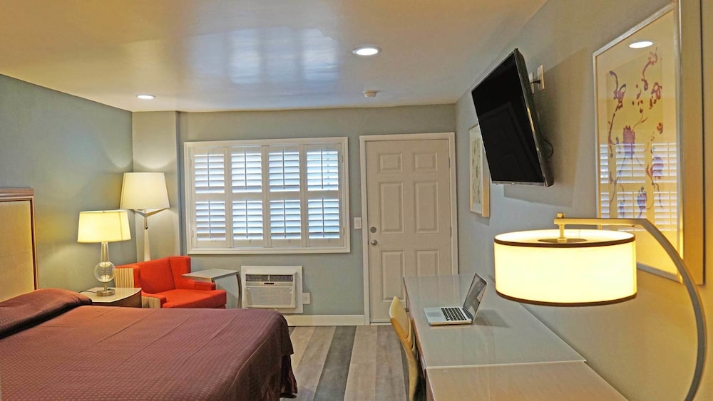 Del Mar Motel 10/15