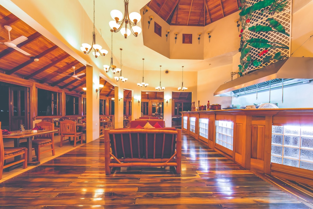 Ocean Cliff Hotel Negril 46/69