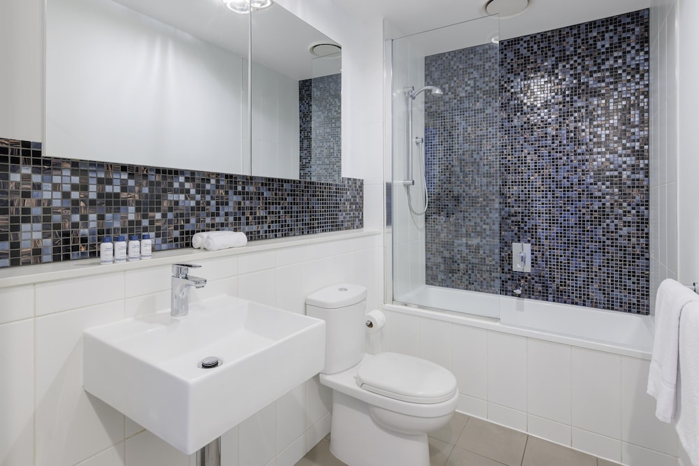 Oaks Melbourne Flemington Suites 43/46
