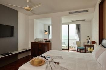 Horizon, Mini, Suite, 1 King and 2 Queen Beds, Sea and Sea View, Balcony