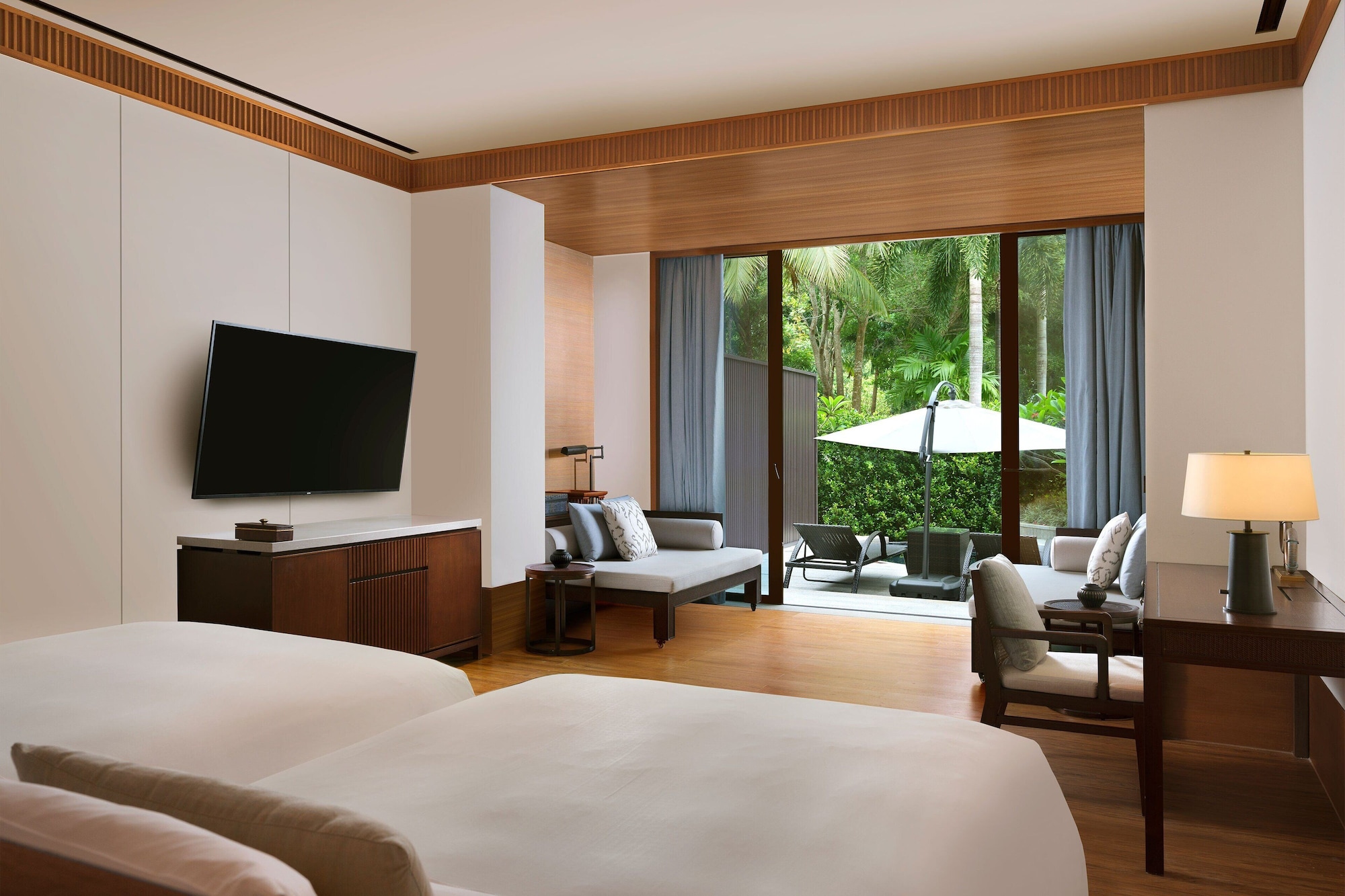 Deluxe, 2 Double Beds, Pool Side