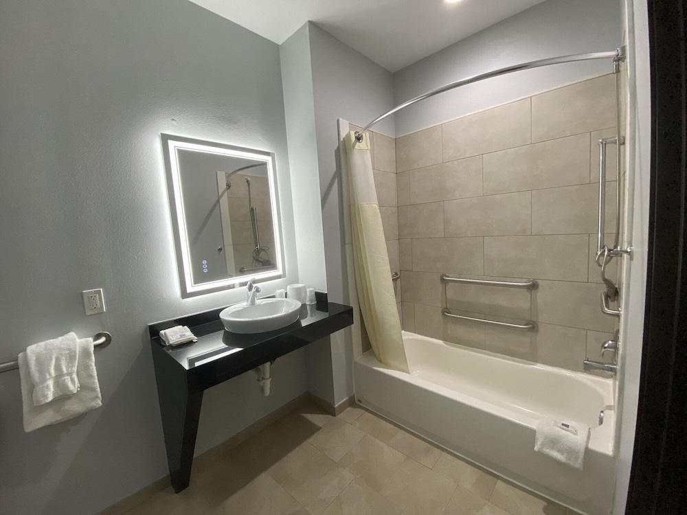 Studio6 Suites Texas City, TX – I-45 South 35/35