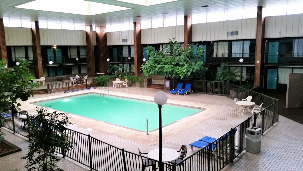 Ramada by Wyndham Diamondhead I-10/Gulfport 30/47