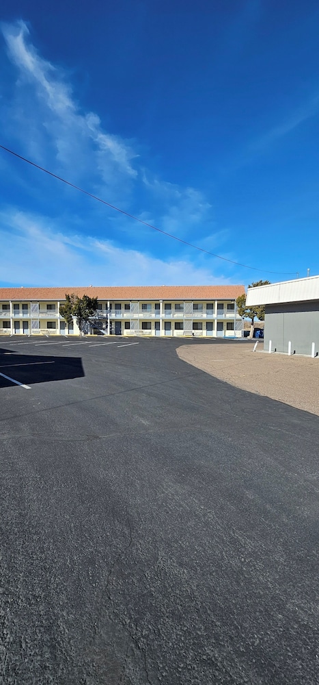 Travel Inn & Suite 30/37