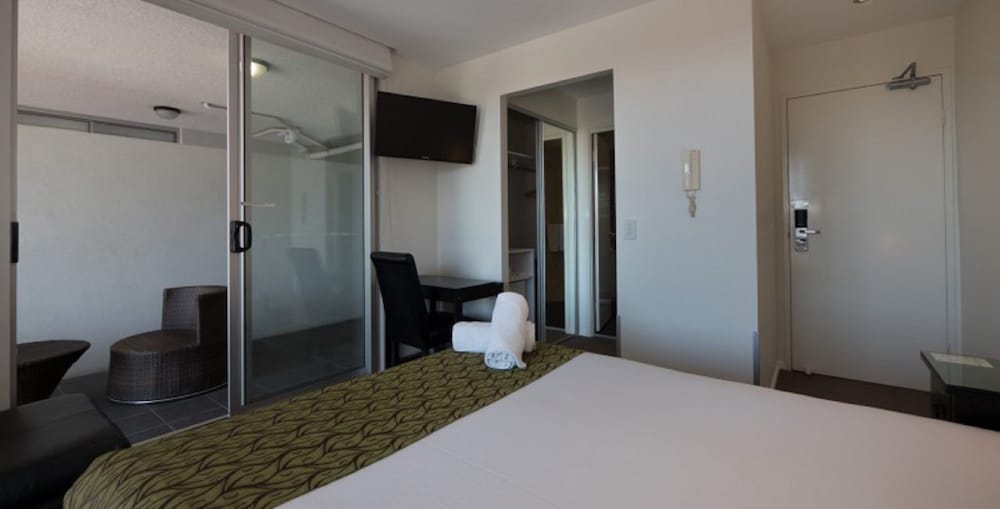 THE CHERMSIDE APARTMENTS 20/57