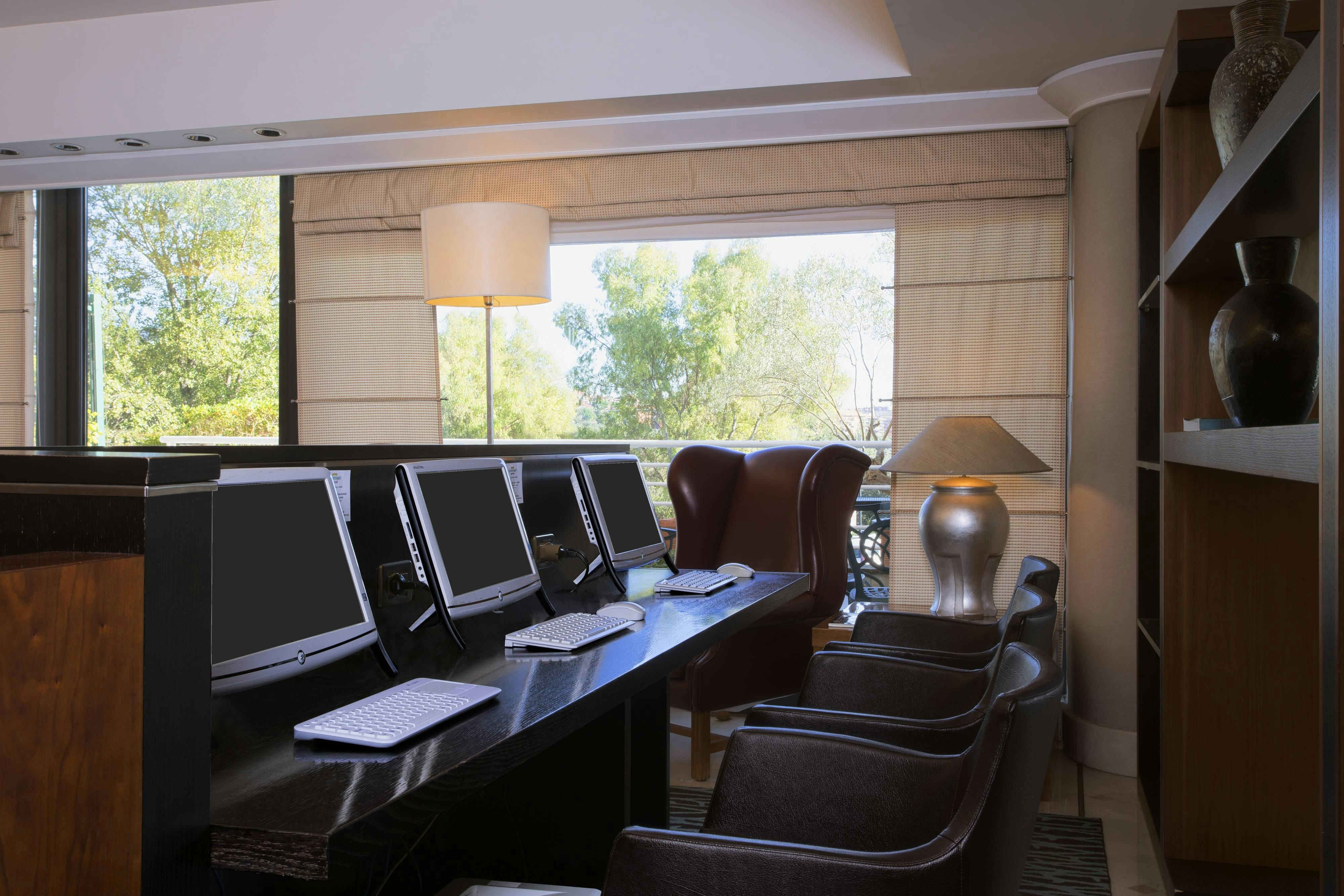 Courtyard By Marriott Rome Central Park 67/72
