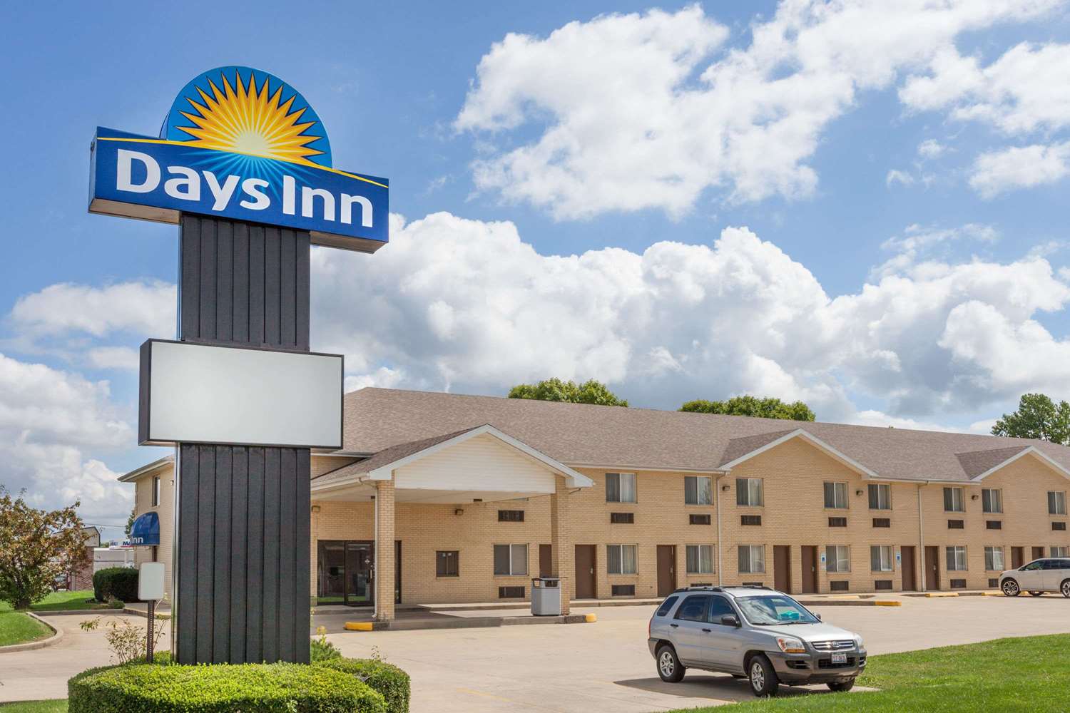 Days Inn By Wyndham Charleston 11/13
