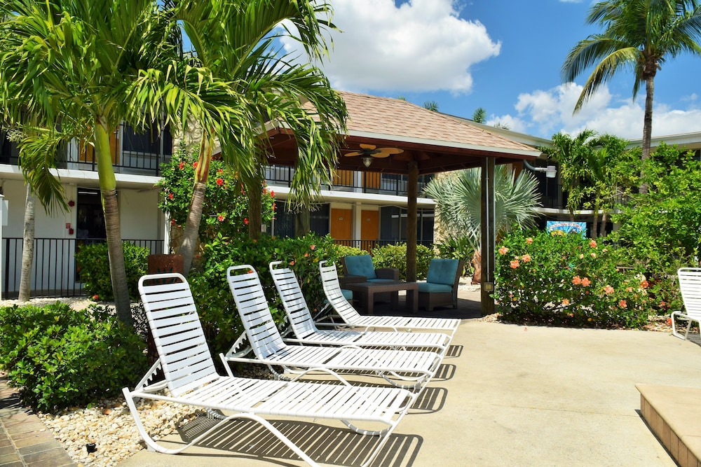 Dolphin Key Resort 40/50