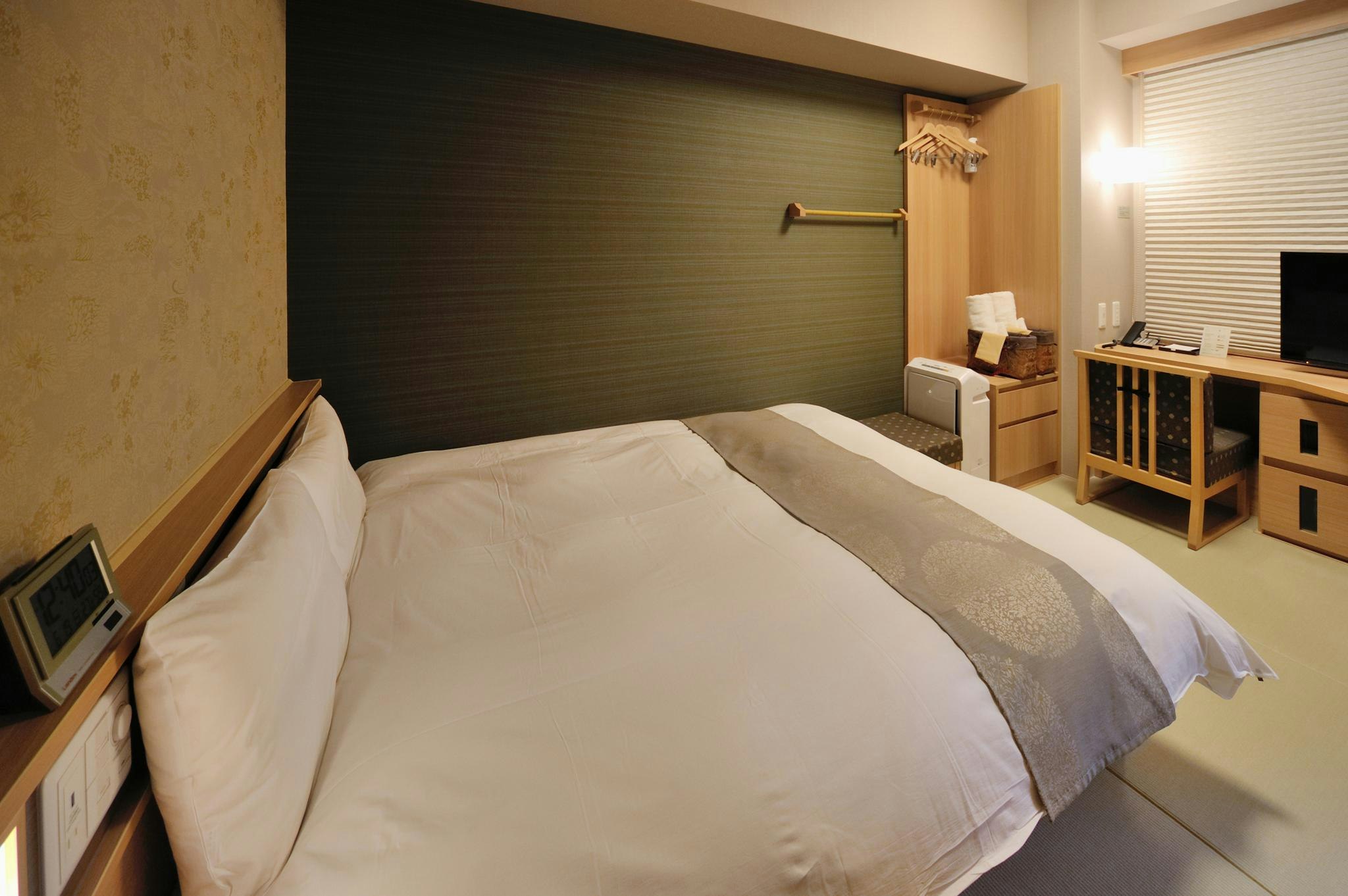 Moderate, Double Bed