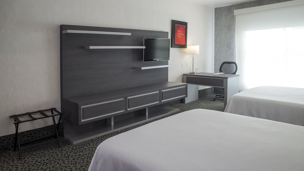 Holiday Inn Express & Suites Queretaro, an IHG Hotel 20/50