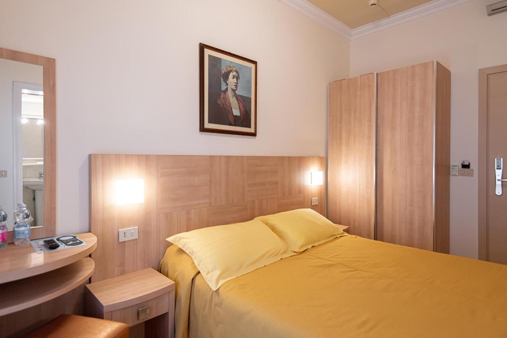 Hotel Corinna 10/50