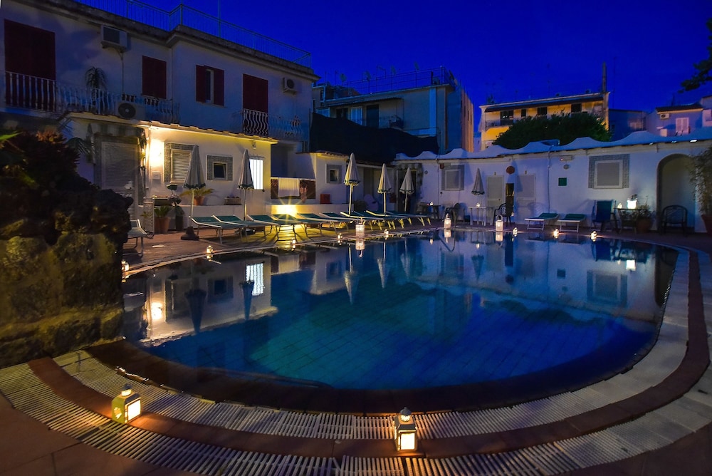 HOTEL VILLA TINA 4/56