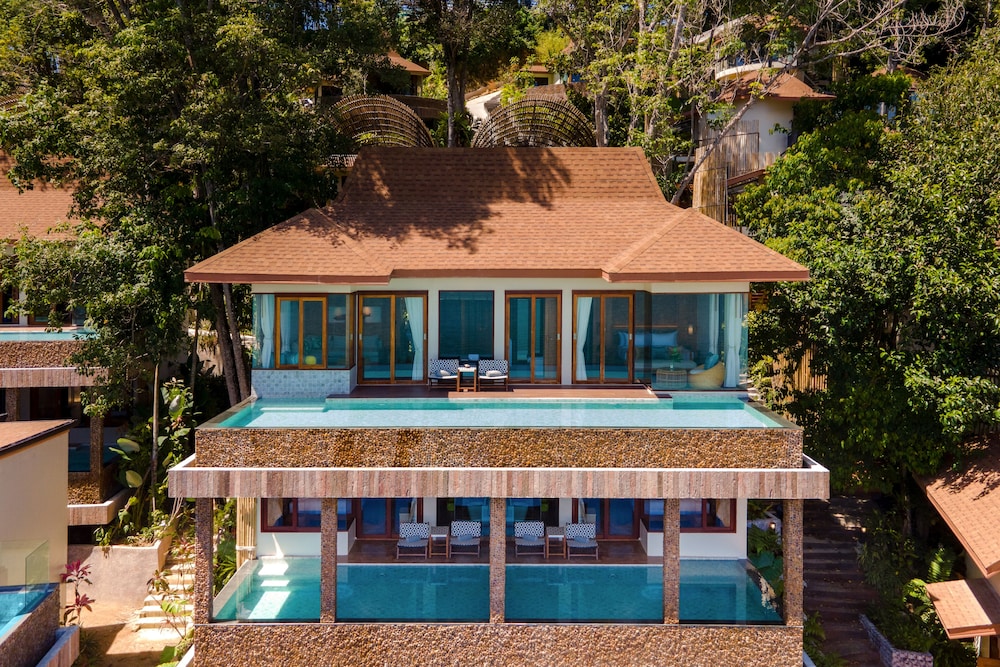 Sinae Phuket Luxury Hotel 4/78