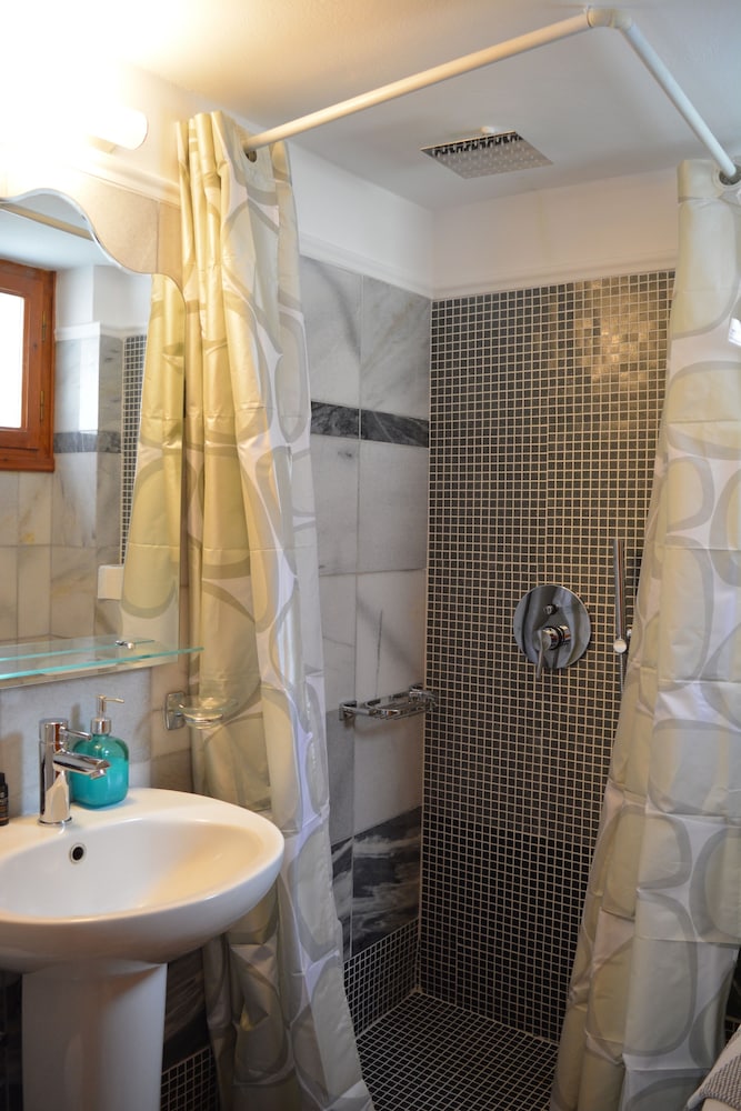 Anemomilos Suites 44/46