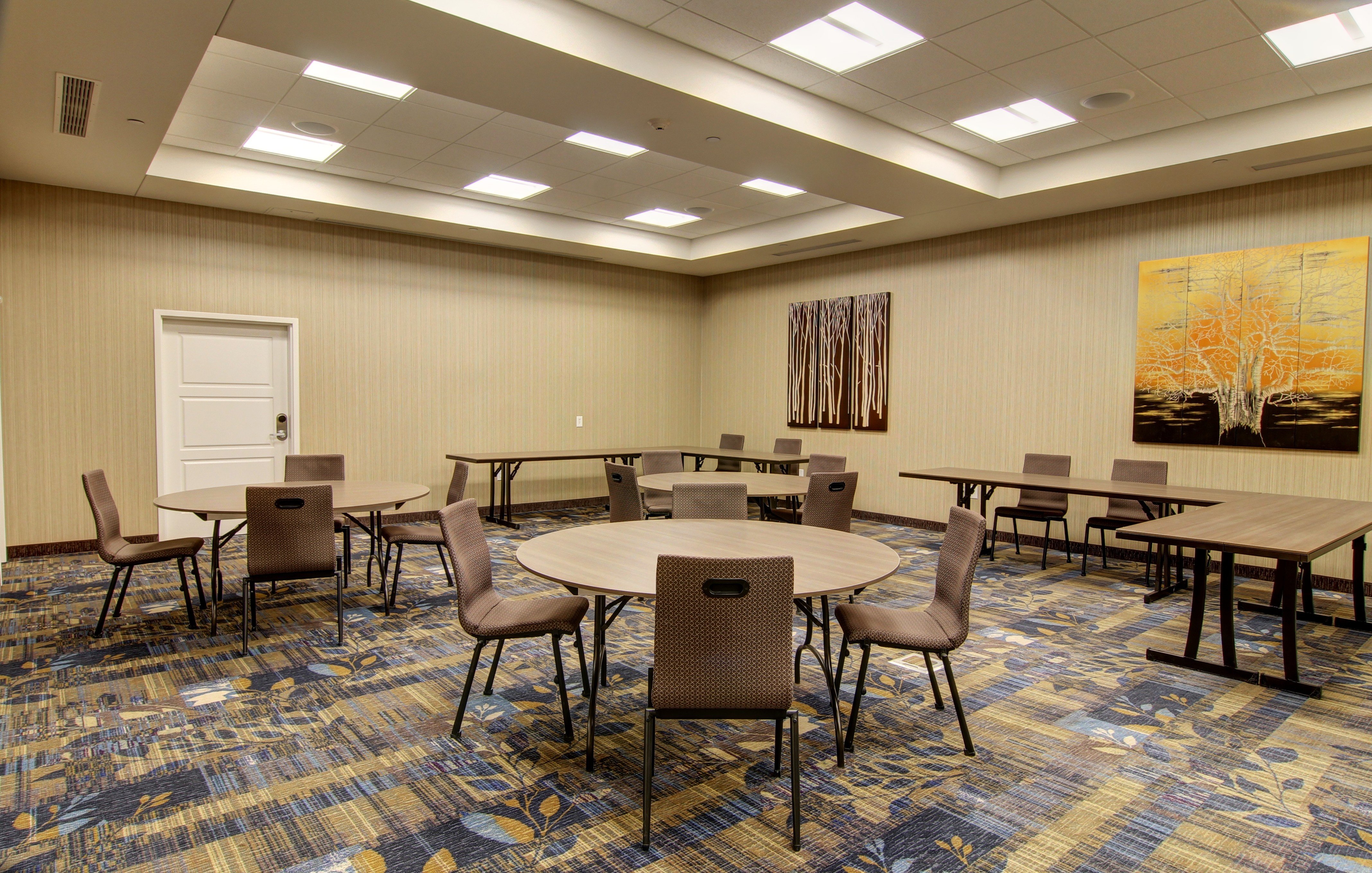 Holiday Inn Express Fargo SW - I-94 Medical Center 48/52