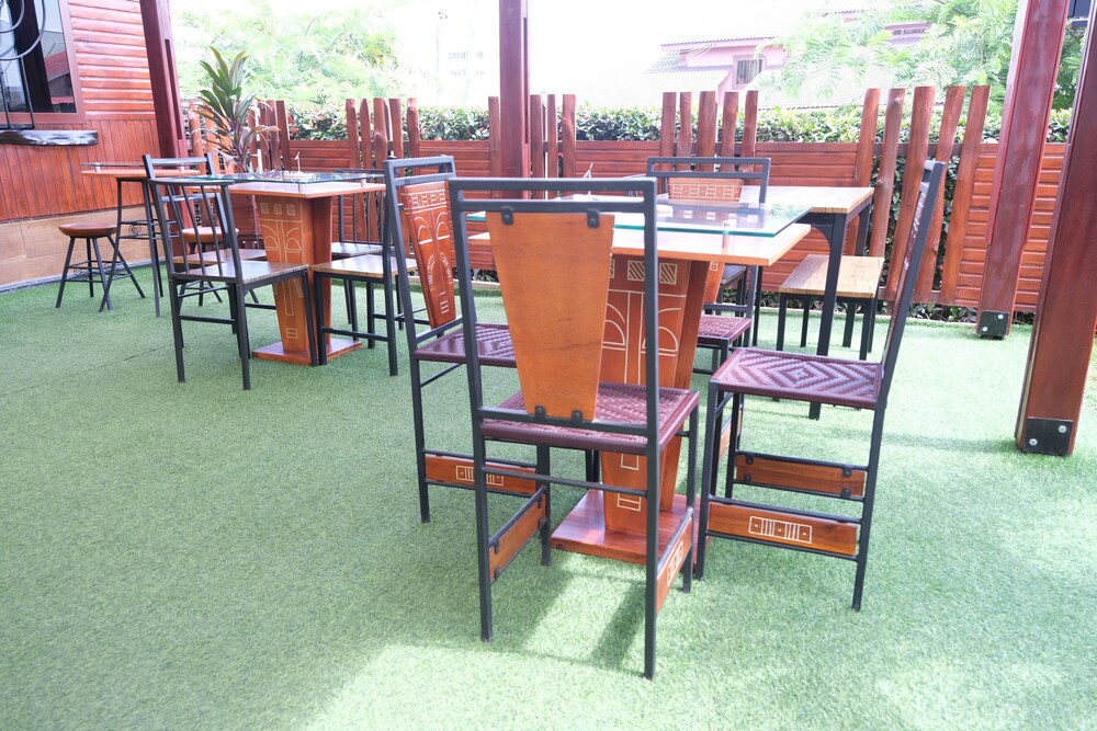 Asantewaa Premier Guesthouse 35/49