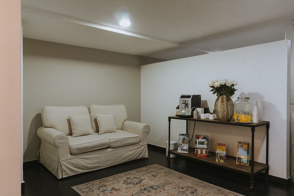 Travelers Apartamentos and Suites Orange Medellin 36/50