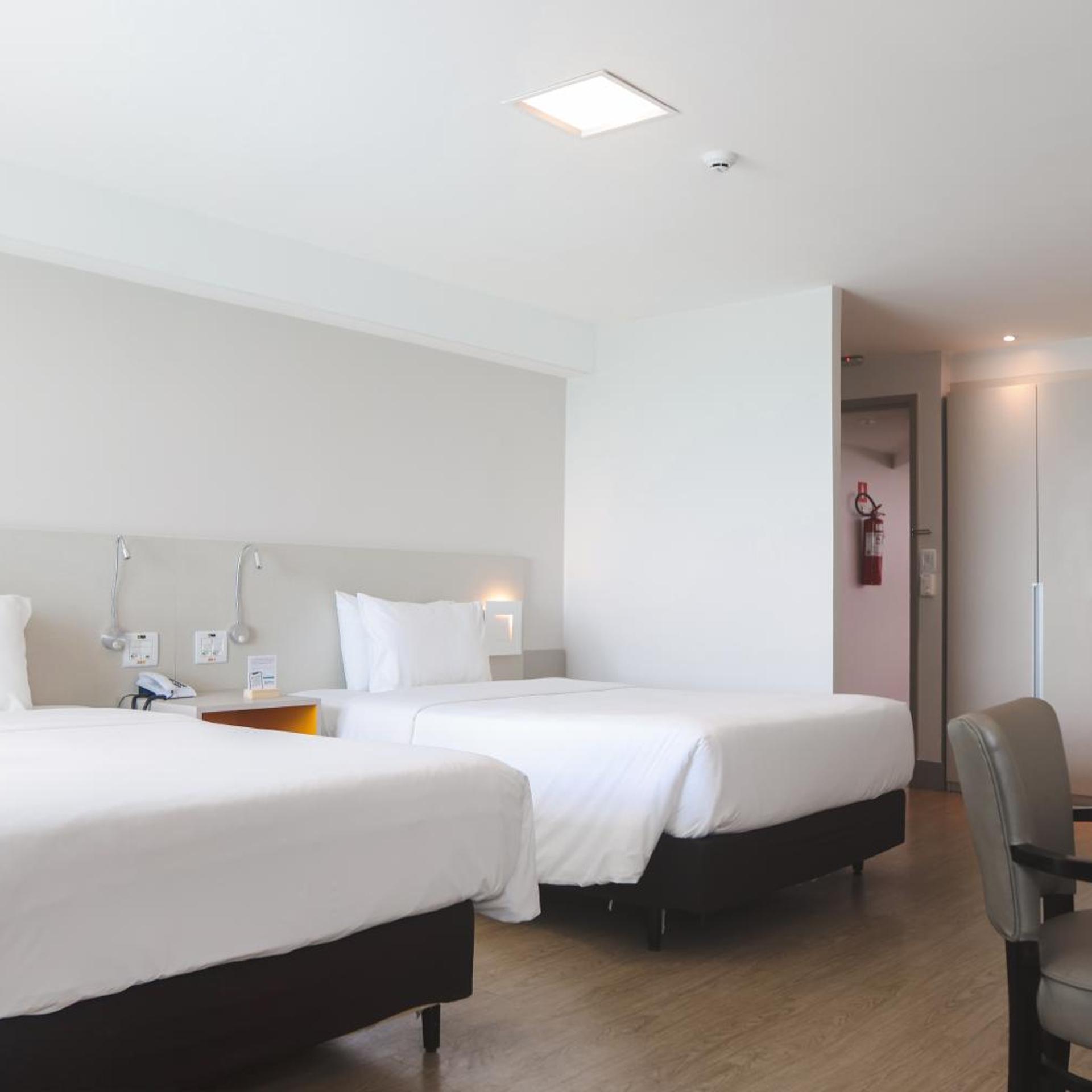 Deluxe, Suite, Twin Beds