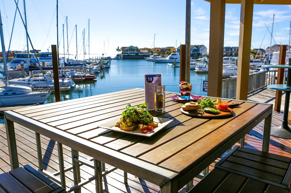 The Marina Hotel 48/66