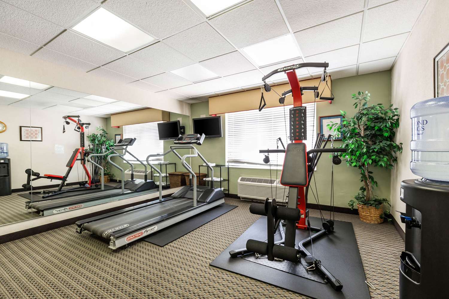 Holiday Inn Spartanburg Northwest 4/13
