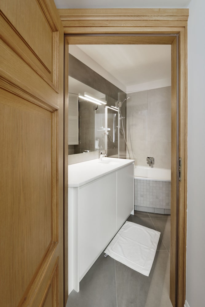 Stradonia Serviced Apartments 6/76