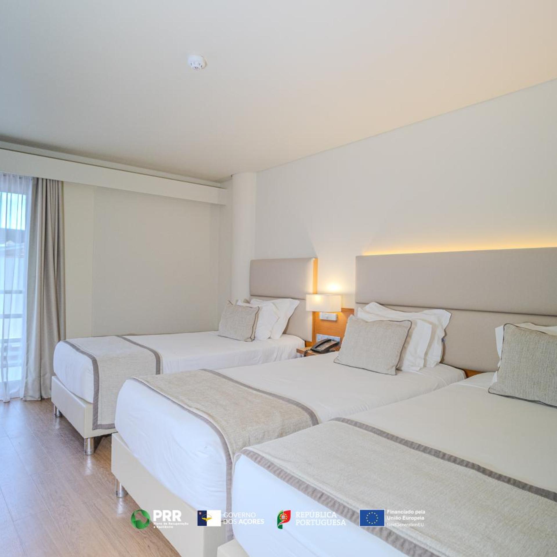 Room, Triple