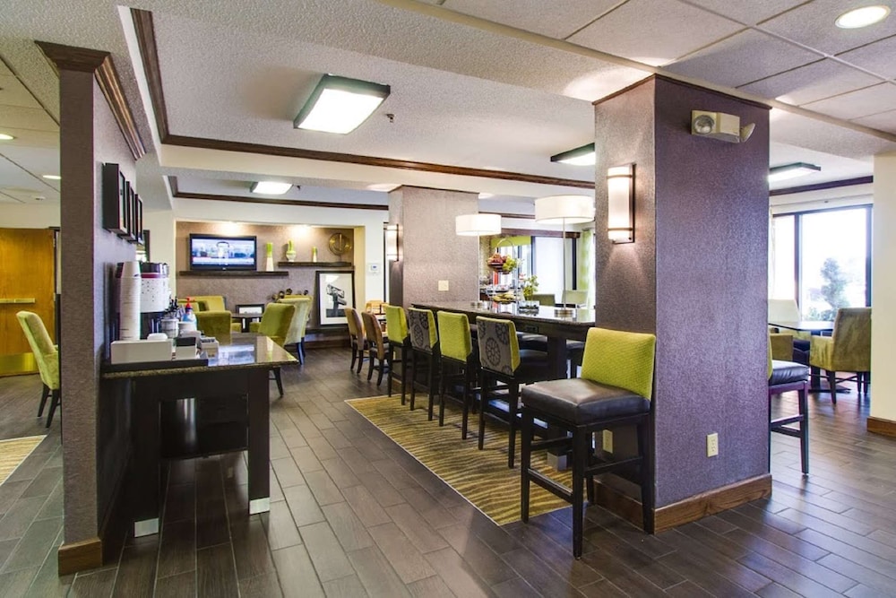 Hampton Inn Salina 33/46