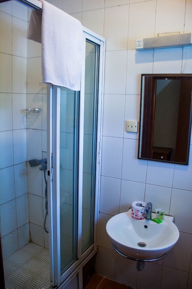 Island Heights Hotel 30/32